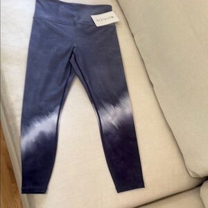 Athleta Blue and White Leggings Comfortable Stretch Design